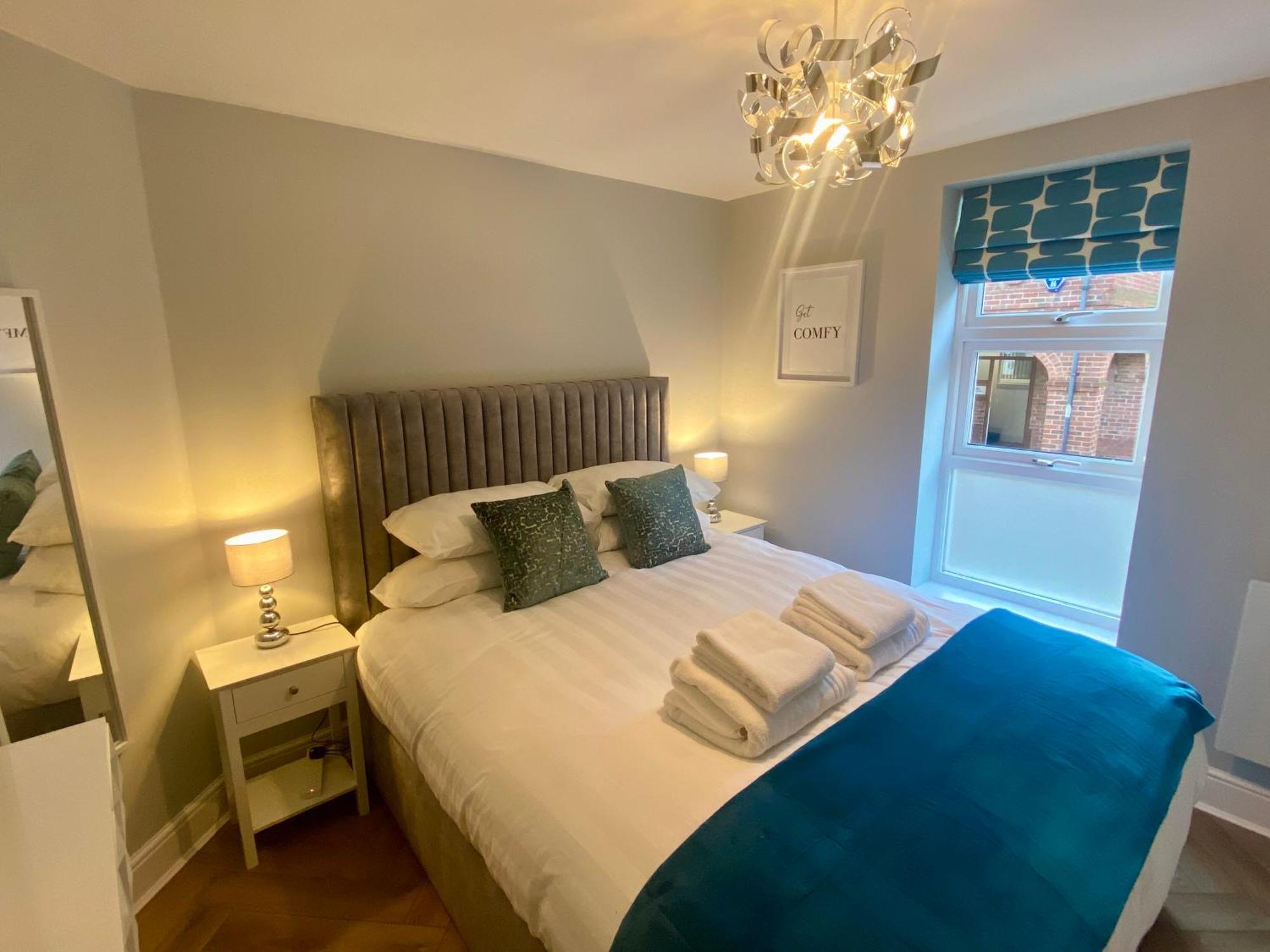 Superb City Centre Apartment Within The City Walls Йорк Екстериор снимка